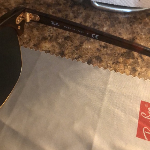 Ray-Ban Clubmaster with Case - Picture 4 of 6
